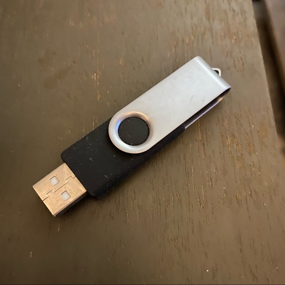 USB Flash Drive 1GB - Picture 4 of 6